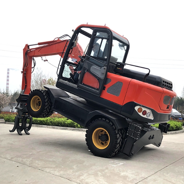 抓木机和牵引车的区别